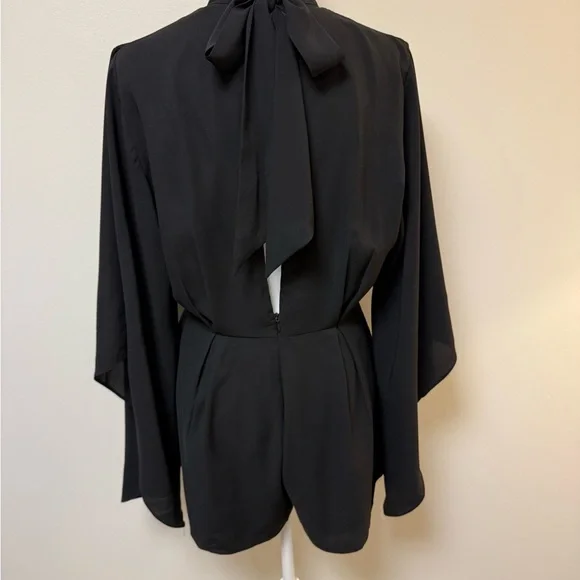 Very J Elegant Black Backless Shorts Romper - Picture 6 of 13